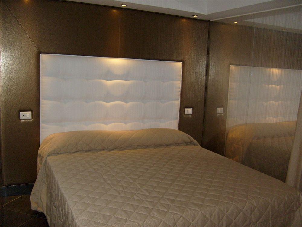 Hotel Briganti Qualiano Extérieur photo