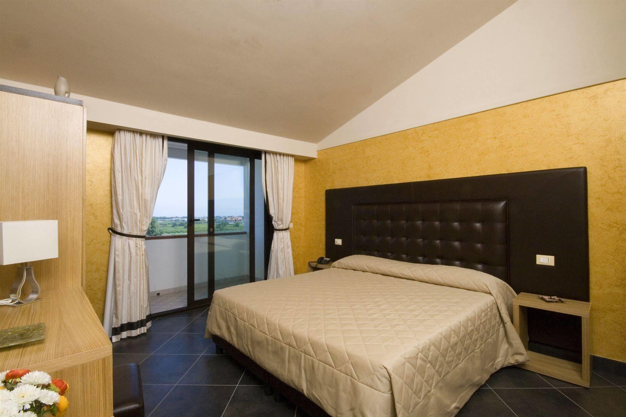 Hotel Briganti Qualiano Extérieur photo